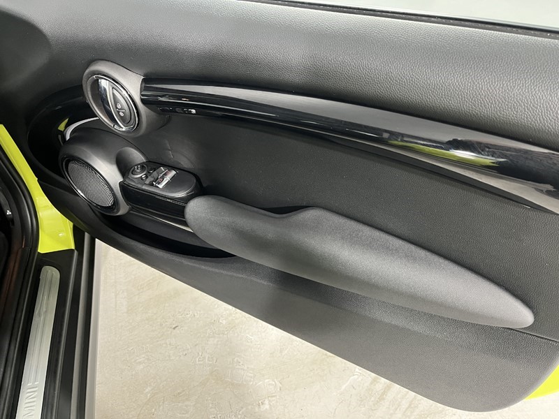 2022 (72) MINI HATCHBACK 1.5 Cooper Classic 3dr Auto 5051204