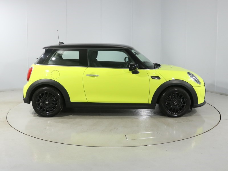 2022 (72) MINI HATCHBACK 1.5 Cooper Classic 3dr Auto 5051188