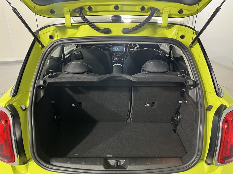 2022 (72) MINI HATCHBACK 1.5 Cooper Classic 3dr Auto 5051198