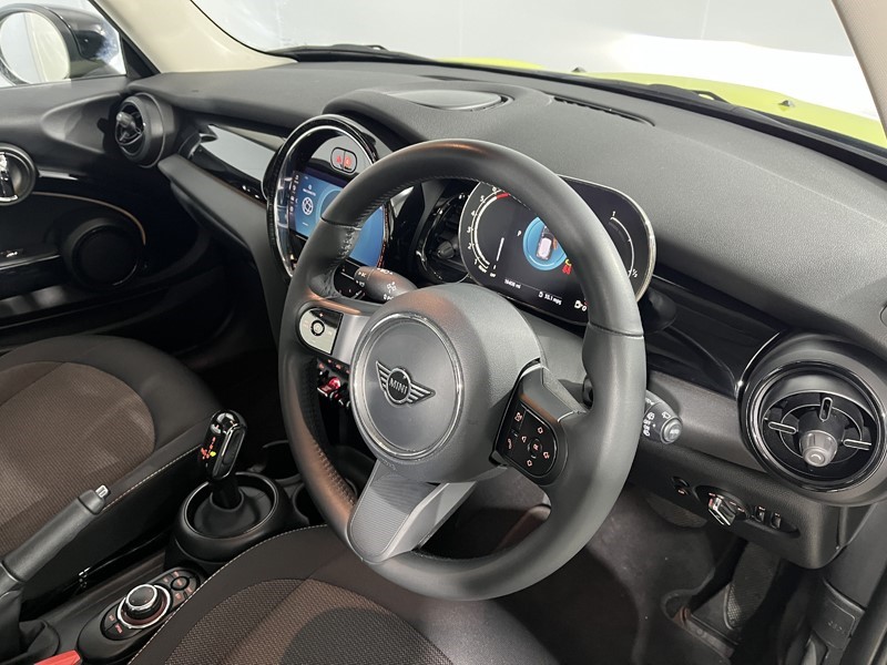 2022 (72) MINI HATCHBACK 1.5 Cooper Classic 3dr Auto 5051191