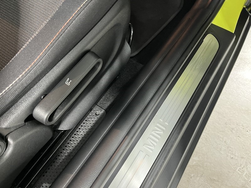2022 (72) MINI HATCHBACK 1.5 Cooper Classic 3dr Auto 5051203