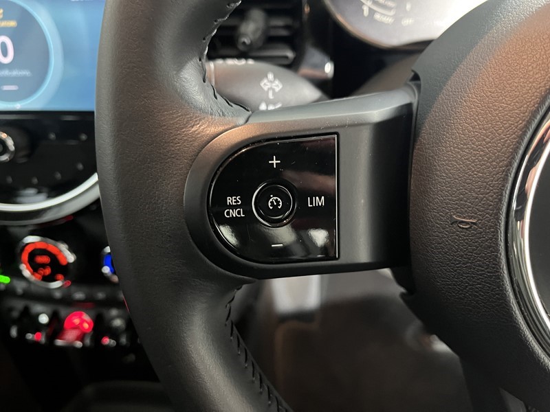 2022 (72) MINI HATCHBACK 1.5 Cooper Classic 3dr Auto 5051207