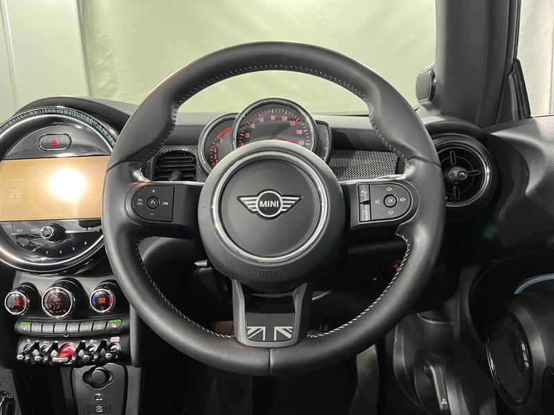 2022 (72) MINI CONVERTIBLE 1.5 Cooper Exclusive 2dr Auto 5051232