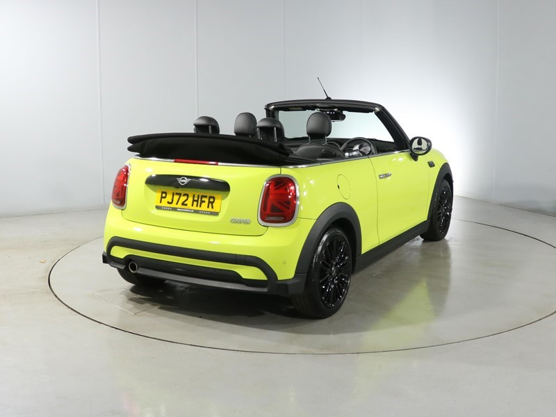 2022 (72) MINI CONVERTIBLE 1.5 Cooper Exclusive 2dr Auto 5051272