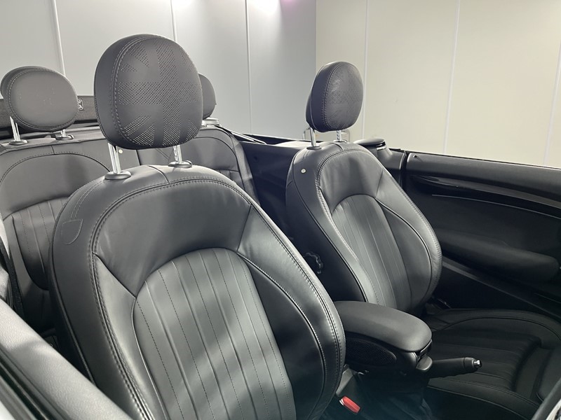 2022 (72) MINI CONVERTIBLE 1.5 Cooper Exclusive 2dr Auto 5051237