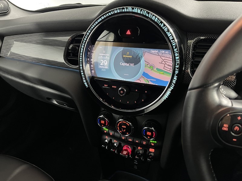 2022 (72) MINI CONVERTIBLE 1.5 Cooper Exclusive 2dr Auto 5051235