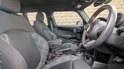 2019 (19) MINI HATCHBACK 2.0 Cooper S Sport II 5dr Auto 5050605