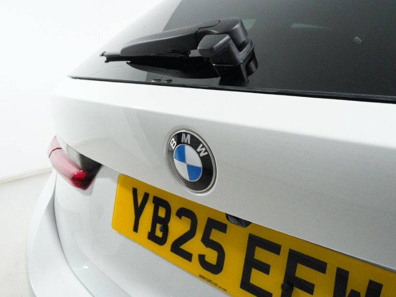 2025 (25) BMW 3 SERIES 320i M Sport 5dr Step Auto 5155482