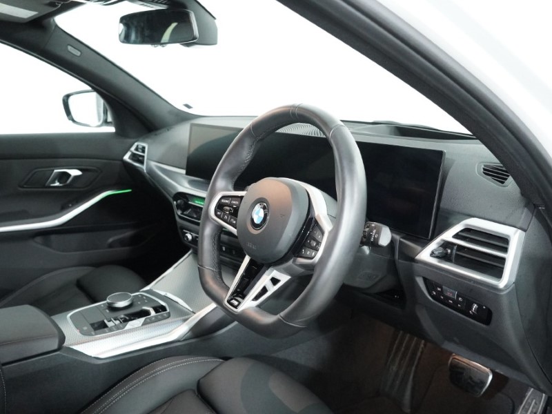 2025 (25) BMW 3 SERIES 320i M Sport 5dr Step Auto 5155488