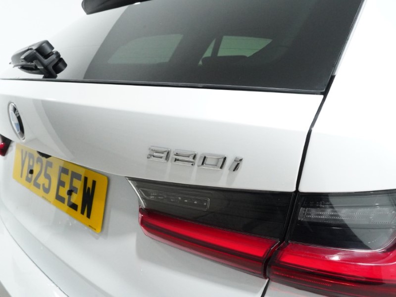 2025 (25) BMW 3 SERIES 320i M Sport 5dr Step Auto 5155481