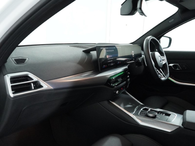 2025 (25) BMW 3 SERIES 320i M Sport 5dr Step Auto 5155495