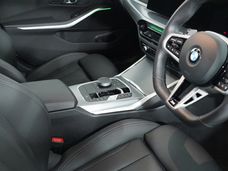 2025 (25) BMW 3 SERIES 320i M Sport 5dr Step Auto 5155489