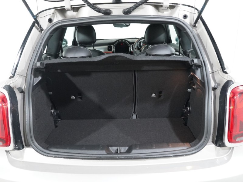 2021 (21) MINI HATCHBACK 1.5 Cooper Exclusive 3dr Auto 5101391