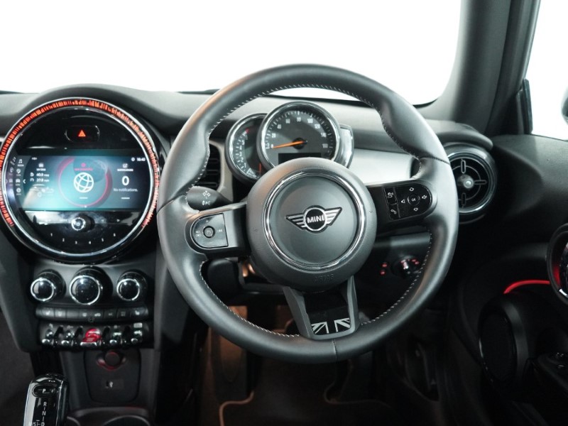 2021 (21) MINI HATCHBACK 1.5 Cooper Exclusive 3dr Auto 5101396