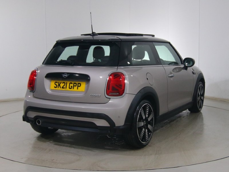 2021 (21) MINI HATCHBACK 1.5 Cooper Exclusive 3dr Auto 5101432
