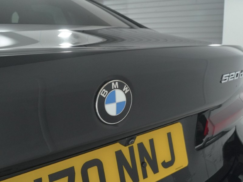 2020 (70) BMW 5 SERIES 520d MHT M Sport 4dr Step Auto 5113329