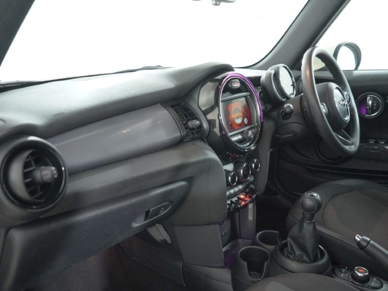 2020 (70) MINI CONVERTIBLE 1.5 Cooper Classic II 2dr 5113029