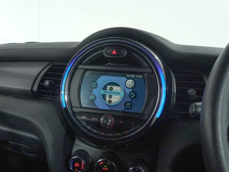 2020 (70) MINI CONVERTIBLE 1.5 Cooper Classic II 2dr 5113043