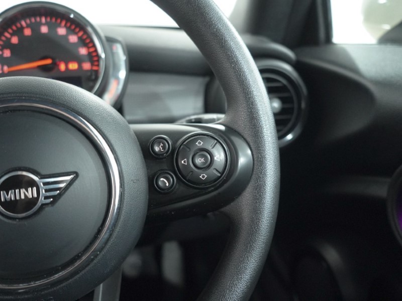 2020 (70) MINI CONVERTIBLE 1.5 Cooper Classic II 2dr 5113039