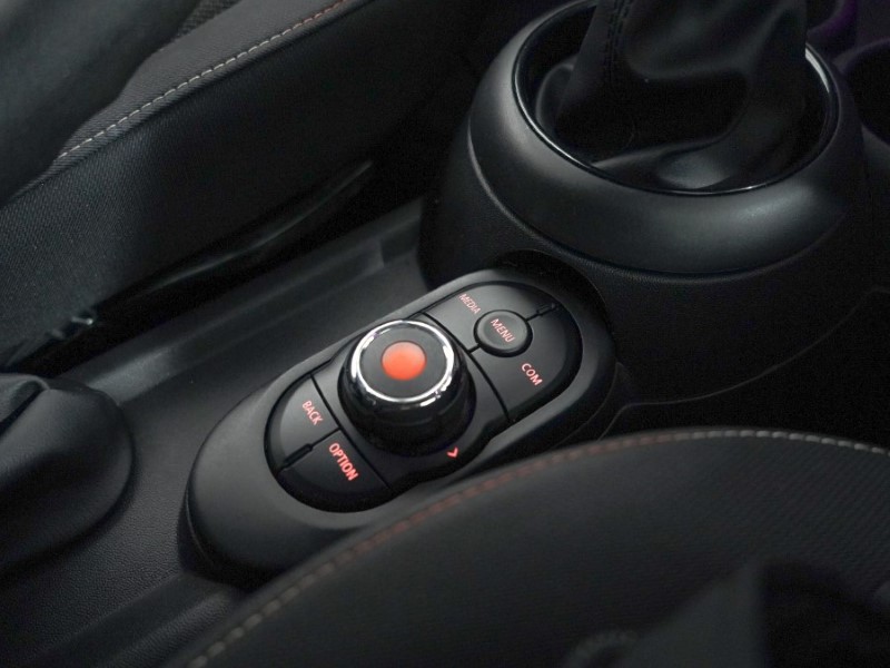 2020 (70) MINI CONVERTIBLE 1.5 Cooper Classic II 2dr 5113037