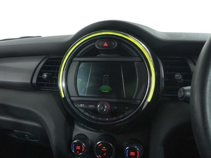 2020 (70) MINI CONVERTIBLE 1.5 Cooper Classic II 2dr 5113046