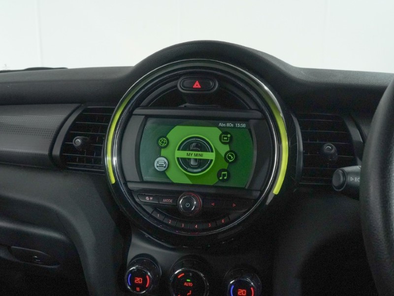 2020 (70) MINI CONVERTIBLE 1.5 Cooper Classic II 2dr 5113041