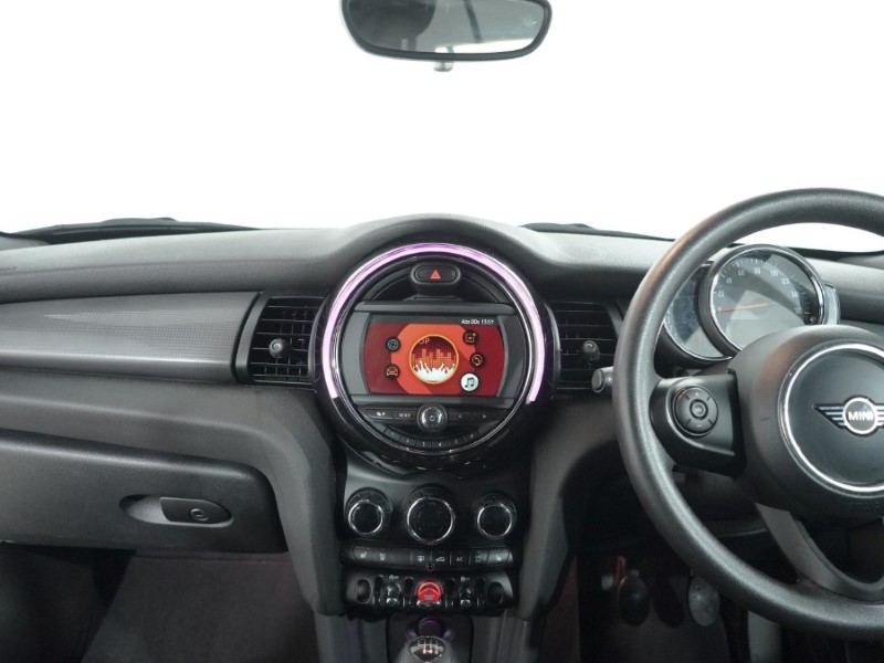 2020 (70) MINI CONVERTIBLE 1.5 Cooper Classic II 2dr 5113032