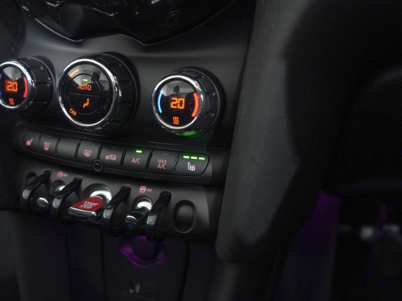 2020 (70) MINI CONVERTIBLE 1.5 Cooper Classic II 2dr 5113048