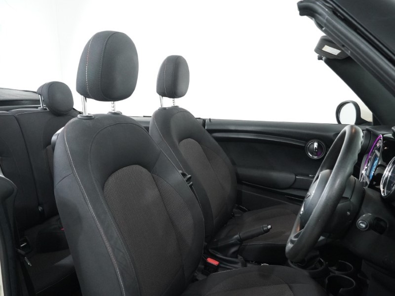 2020 (70) MINI CONVERTIBLE 1.5 Cooper Classic II 2dr 5113050