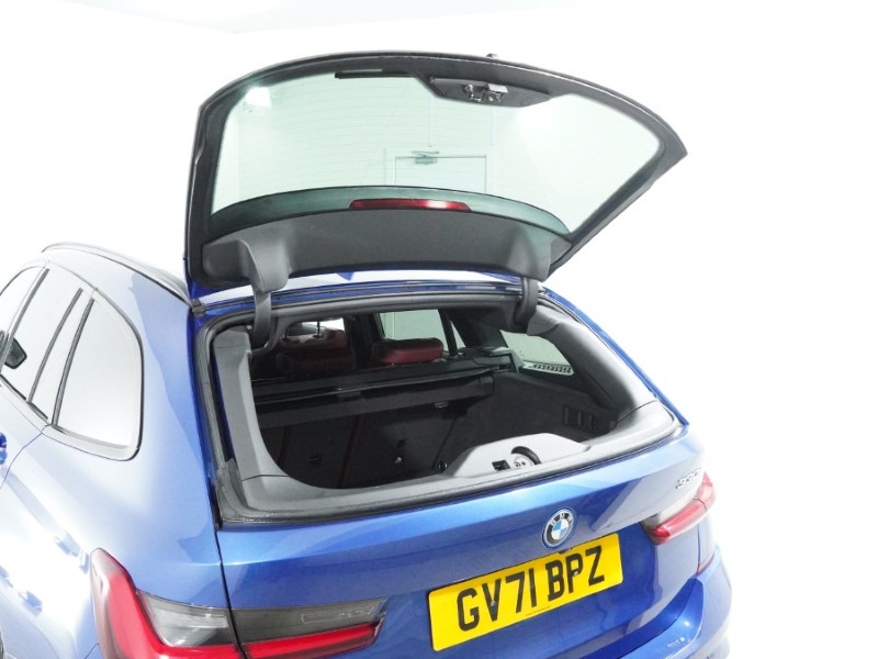 2022 (71) BMW 3 SERIES 330e M Sport 5dr Step Auto 5152885