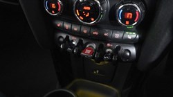 2020 (70) MINI HATCHBACK 1.5 Cooper Classic II 3dr 5127871