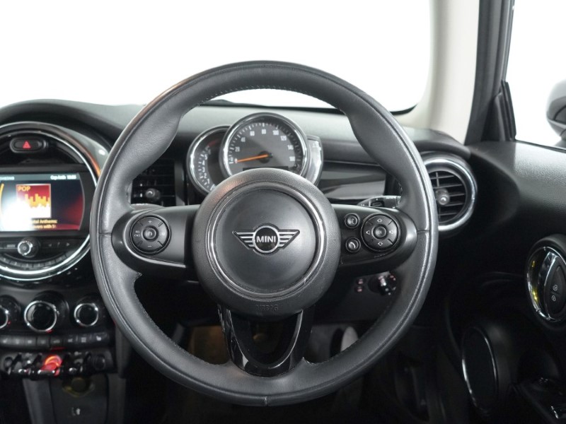 2020 (70) MINI HATCHBACK 1.5 Cooper Classic II 3dr 5127858