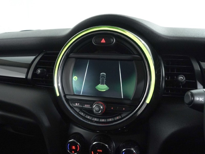 2020 (70) MINI HATCHBACK 1.5 Cooper Classic II 3dr 5127879