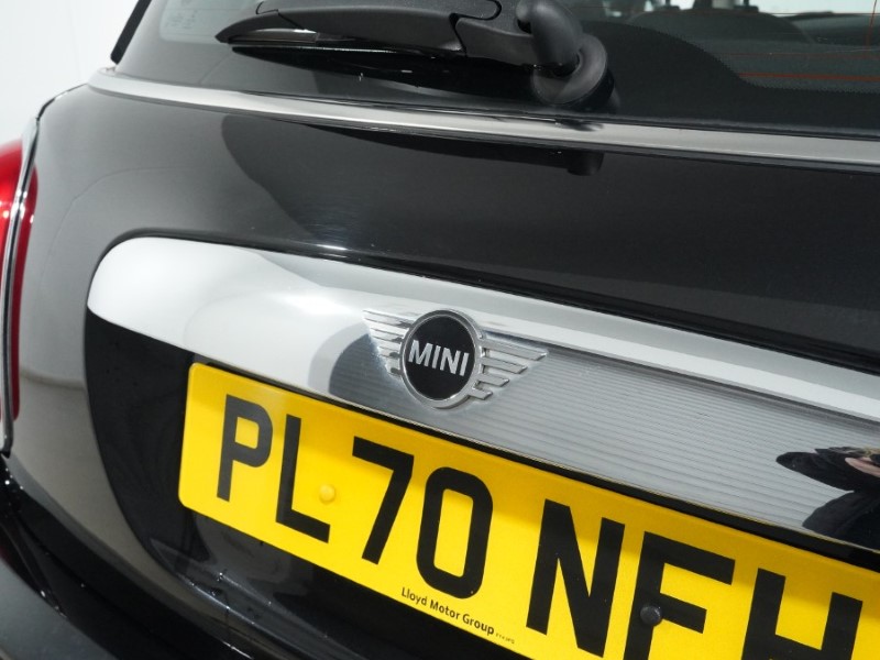 2020 (70) MINI HATCHBACK 1.5 Cooper Classic II 3dr 5127850