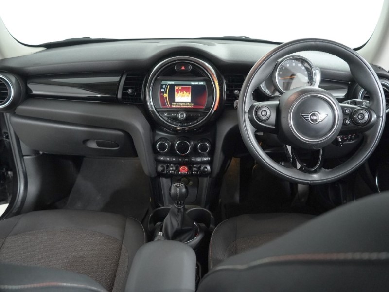 2020 (70) MINI HATCHBACK 1.5 Cooper Classic II 3dr 5127856