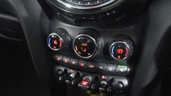 2020 (70) MINI HATCHBACK 1.5 Cooper Classic II 3dr 5127869