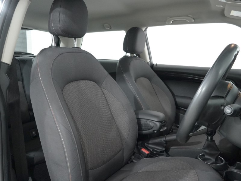 2020 (70) MINI HATCHBACK 1.5 Cooper Classic II 3dr 5127861