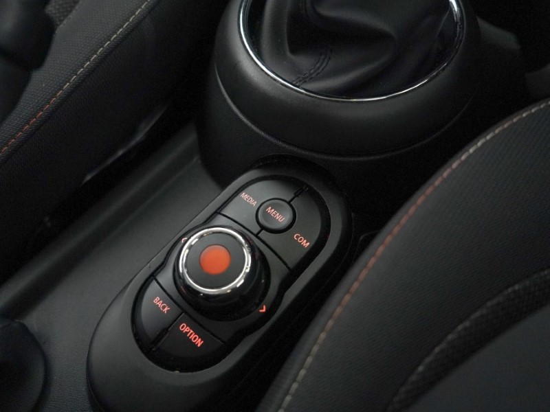 2020 (70) MINI HATCHBACK 1.5 Cooper Classic II 3dr 5127872