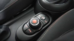 2020 (70) MINI HATCHBACK 1.5 Cooper Classic II 3dr 5127873