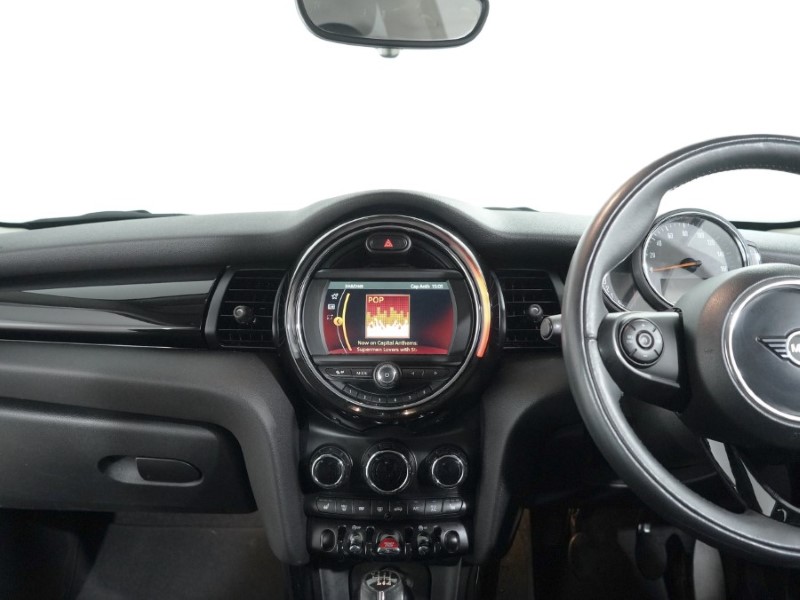 2020 (70) MINI HATCHBACK 1.5 Cooper Classic II 3dr 5127857