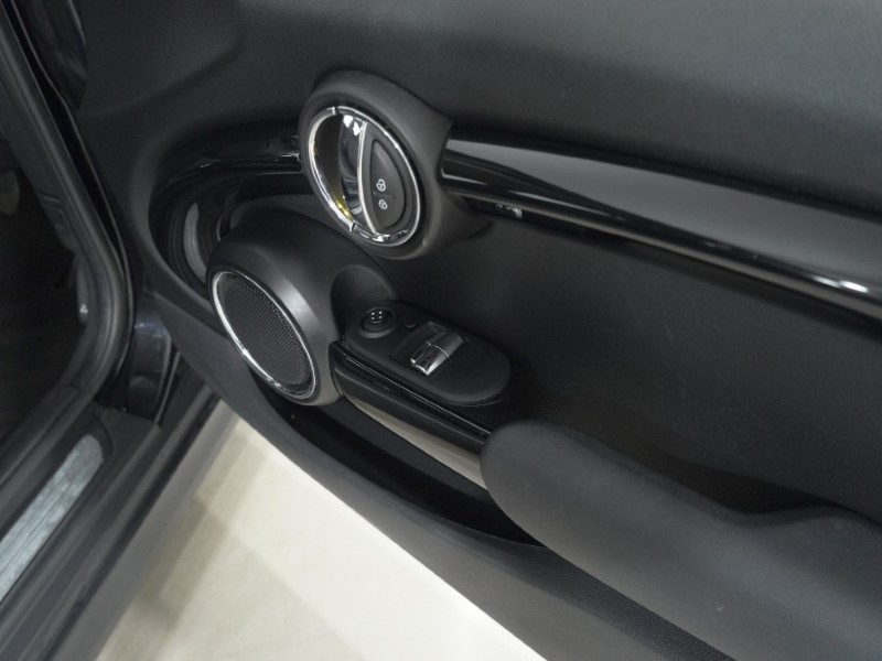 2020 (70) MINI HATCHBACK 1.5 Cooper Classic II 3dr 5127863