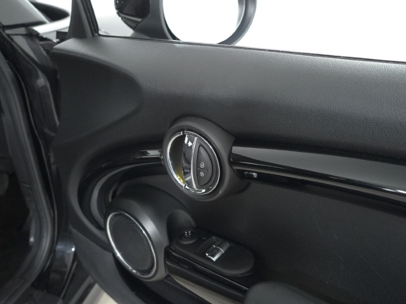 2020 (70) MINI HATCHBACK 1.5 Cooper Classic II 3dr 5127864