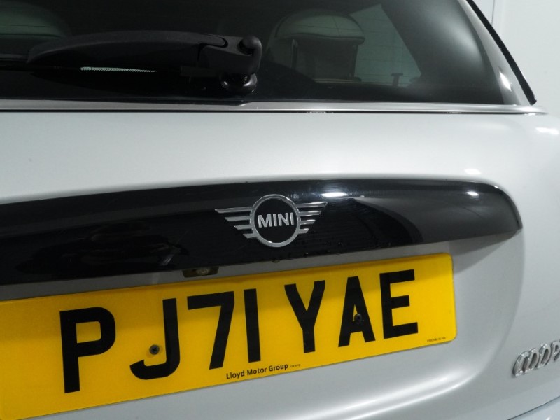 2021 (71) MINI HATCHBACK 2.0 Cooper S Exclusive 3dr Auto 5121709