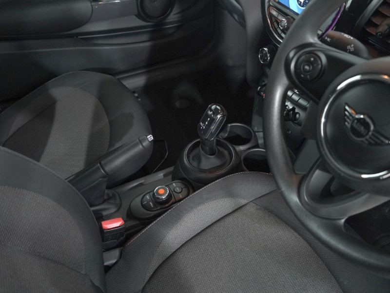 2018 (68) MINI HATCHBACK 1.5 One II 3dr Step Auto 5123234