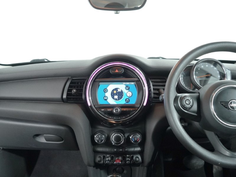 2018 (68) MINI HATCHBACK 1.5 One II 3dr Step Auto 5123229
