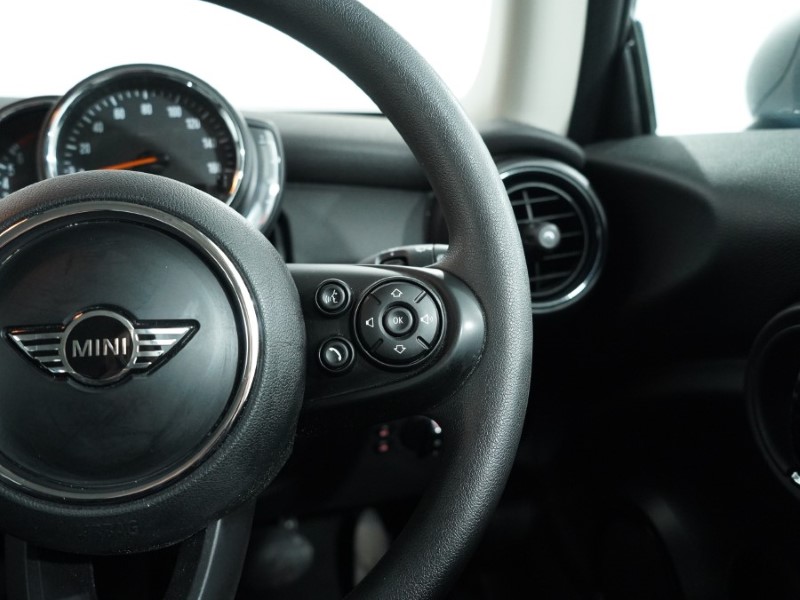 2018 (68) MINI HATCHBACK 1.5 One II 3dr Step Auto 5123239