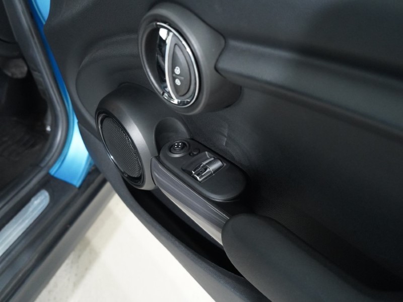 2018 (68) MINI HATCHBACK 1.5 One II 3dr Step Auto 5123237