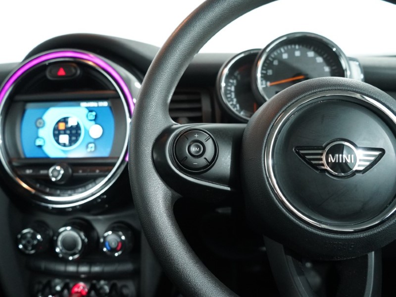 2018 (68) MINI HATCHBACK 1.5 One II 3dr Step Auto 5123240