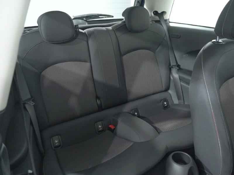 2018 (68) MINI HATCHBACK 1.5 One II 3dr Step Auto 5123235