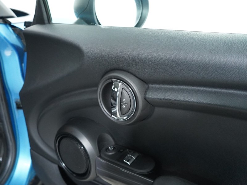 2018 (68) MINI HATCHBACK 1.5 One II 3dr Step Auto 5123238